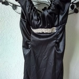 Cocktail dress, needs repair to re-attach straps